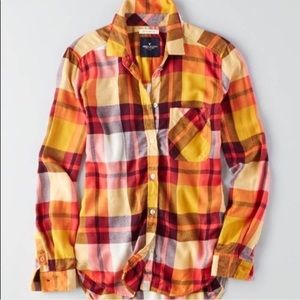 AMERICAN EAGLE WOMEN’S BOYFRIEND FIT FLANNEL XS